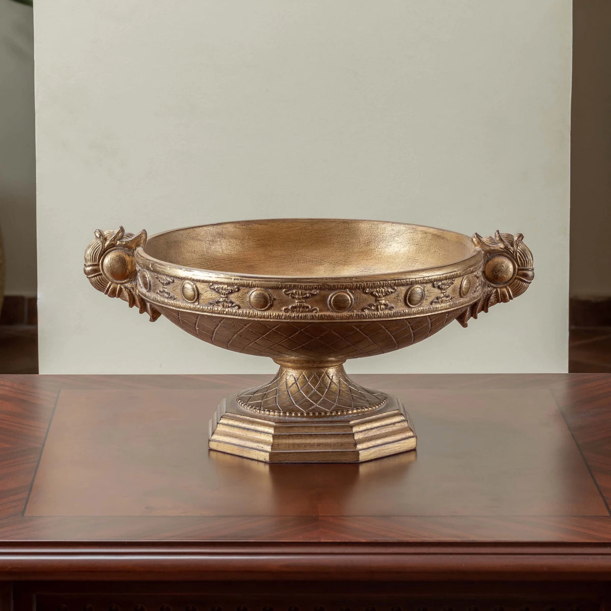 Classic Ashoury Dish S with a small, elegant design, placed on a tabletop as a refined decorative accessory.

