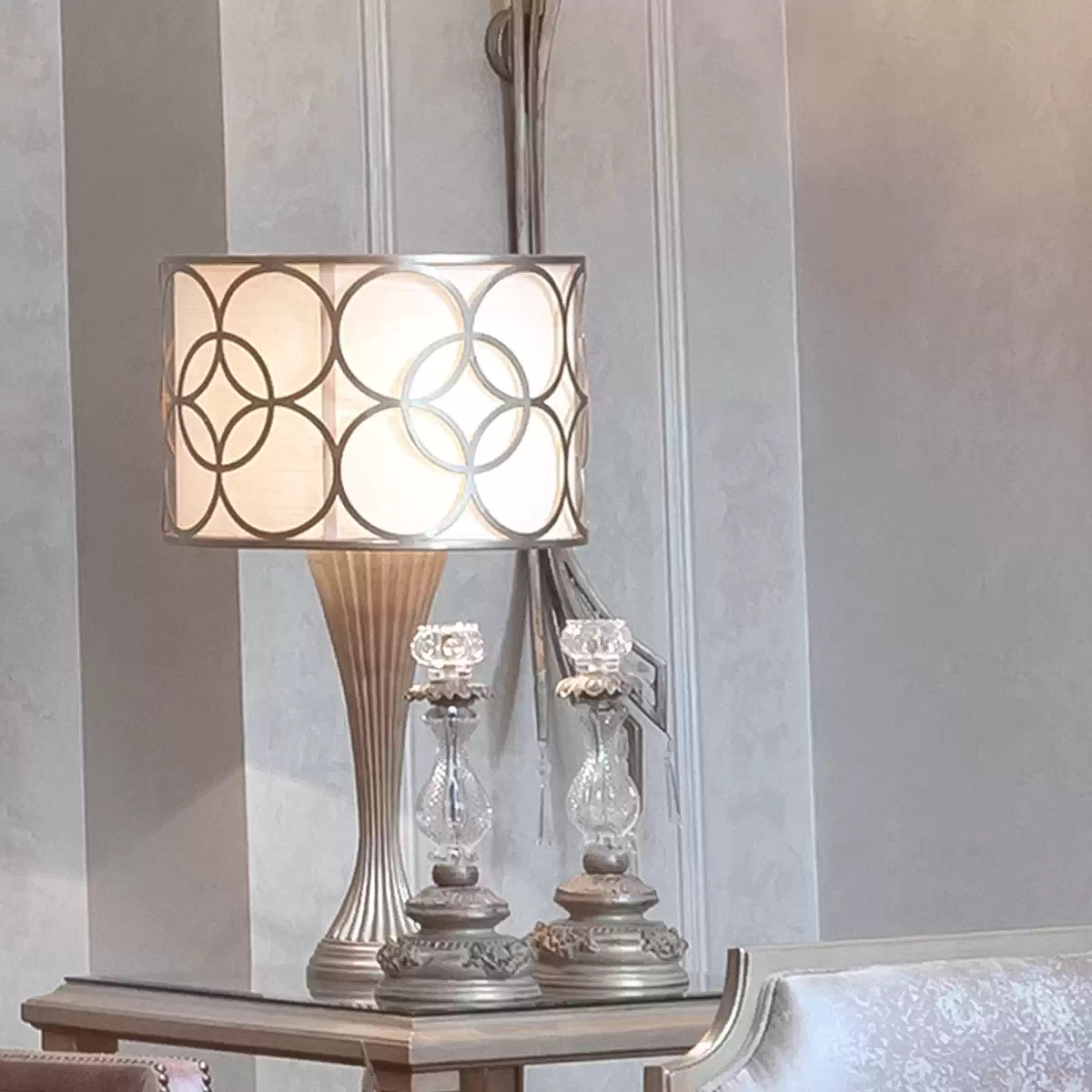 Modern BESTO Table Lamp with sleek design and soft LED light – Daleenz Store

