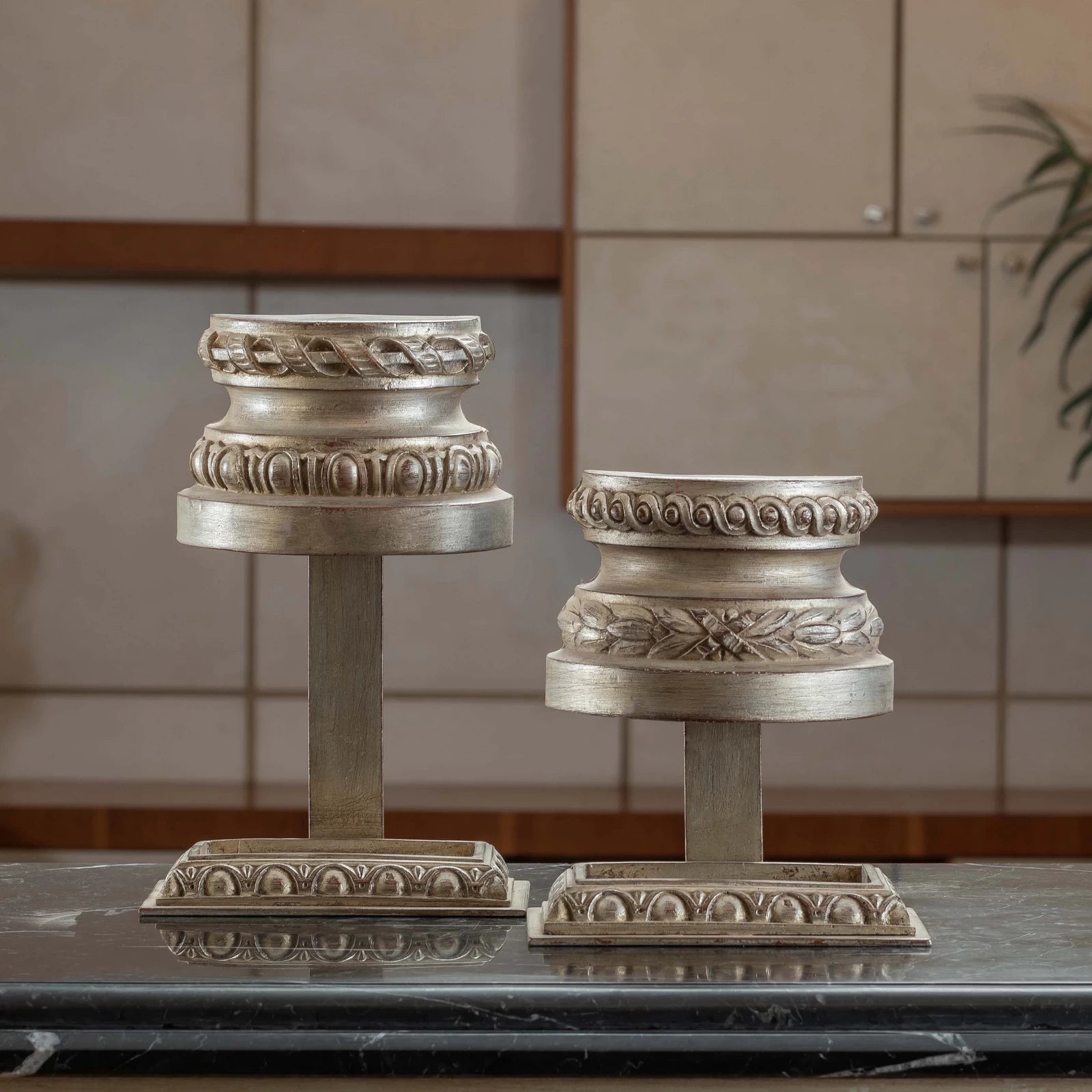 Classic gold Capital Stand table accessory with an architectural column-inspired design, displayed as an elegant tabletop décor piece.

