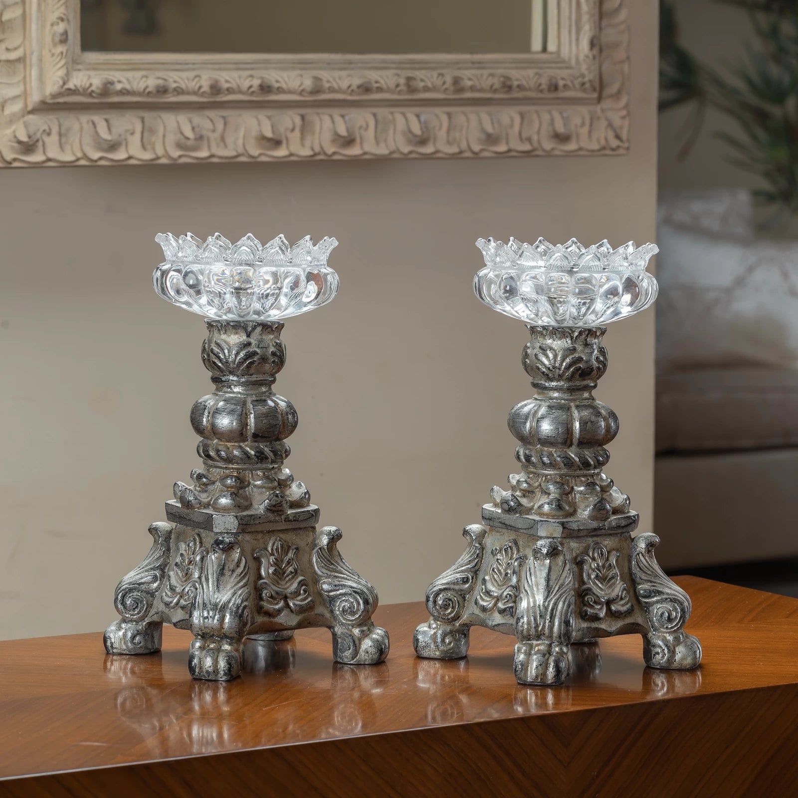 Classic Sun Flower table accessory with detailed floral design, displayed on a tabletop as a bright and elegant decorative accent.


