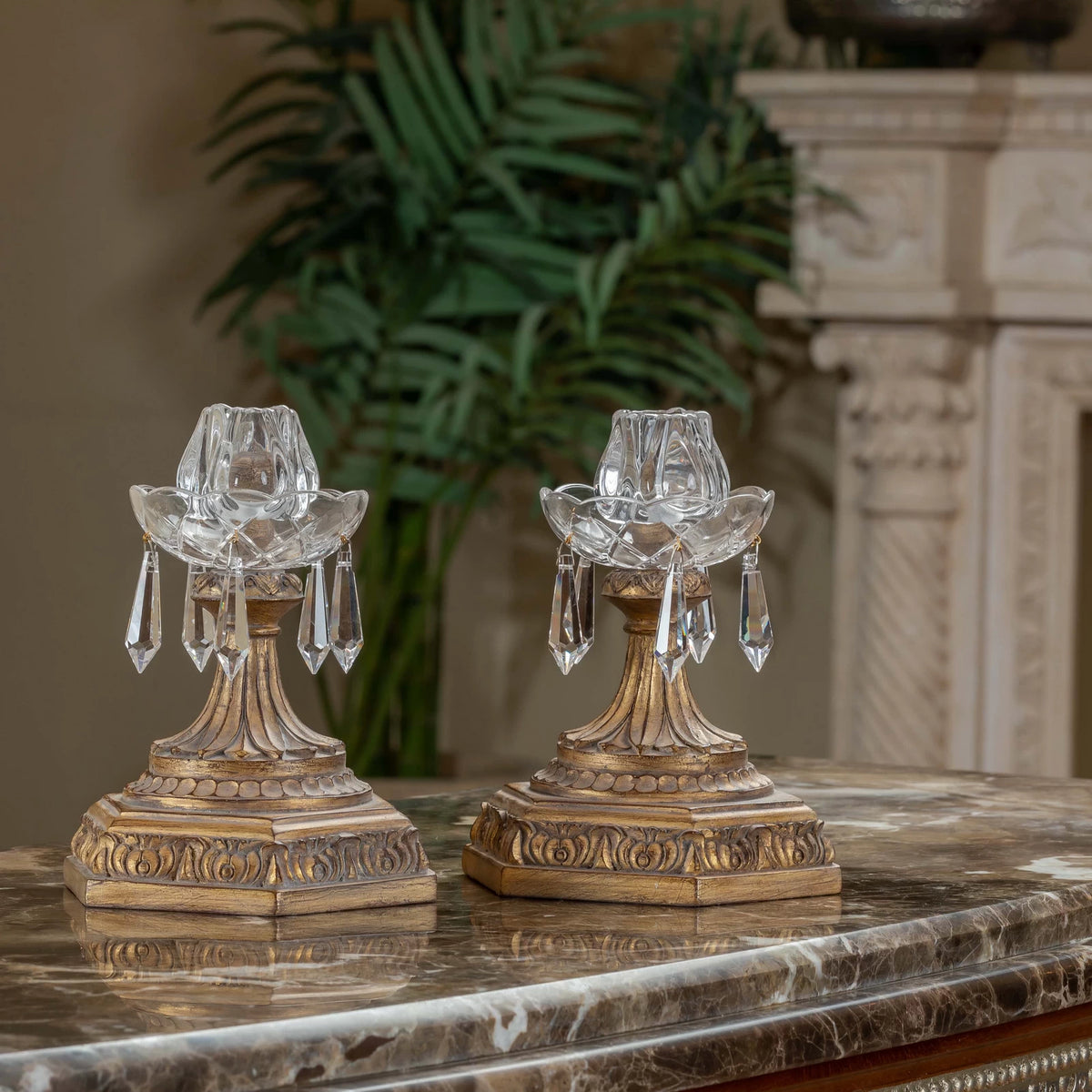 Classic Flory Set table accessories featuring elegant, timeless design elements arranged on a tabletop as sophisticated home décor accents.

