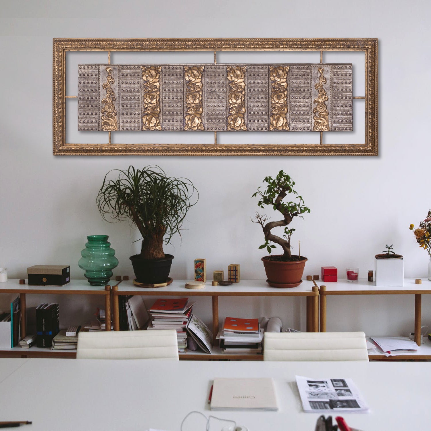 Elegant floral wall decoration – Flowers H Tableaux design from Daleenz Store, perfect for home or office interiors.

