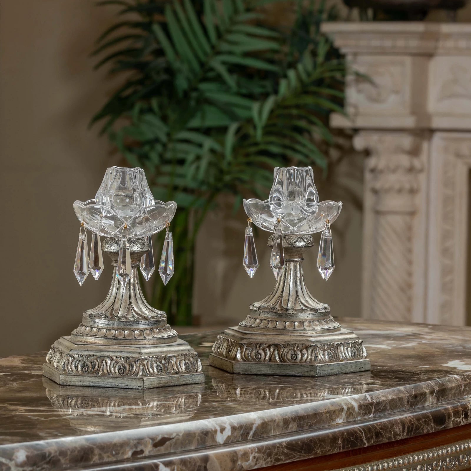 Classic Flory Set table accessories featuring elegant, timeless design elements arranged on a tabletop as sophisticated home décor accents.

