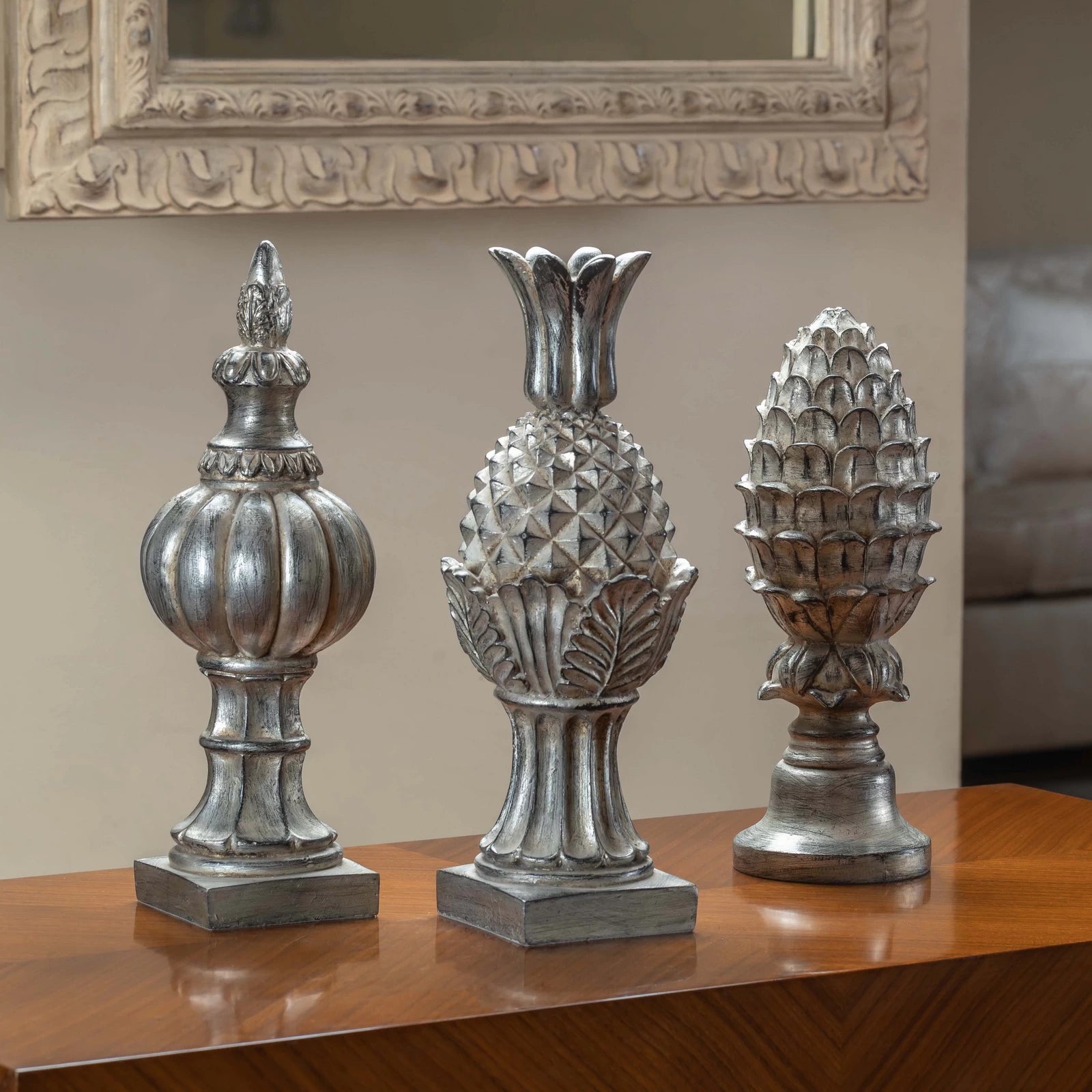 Classic Kamakem Silver table accessories featuring a polished metallic finish, displayed on a tabletop for a chic and elegant look.

