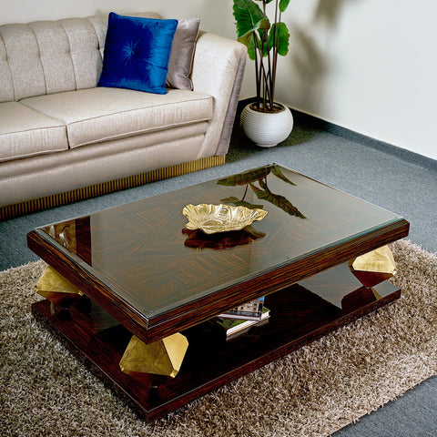 Pyramiza Table