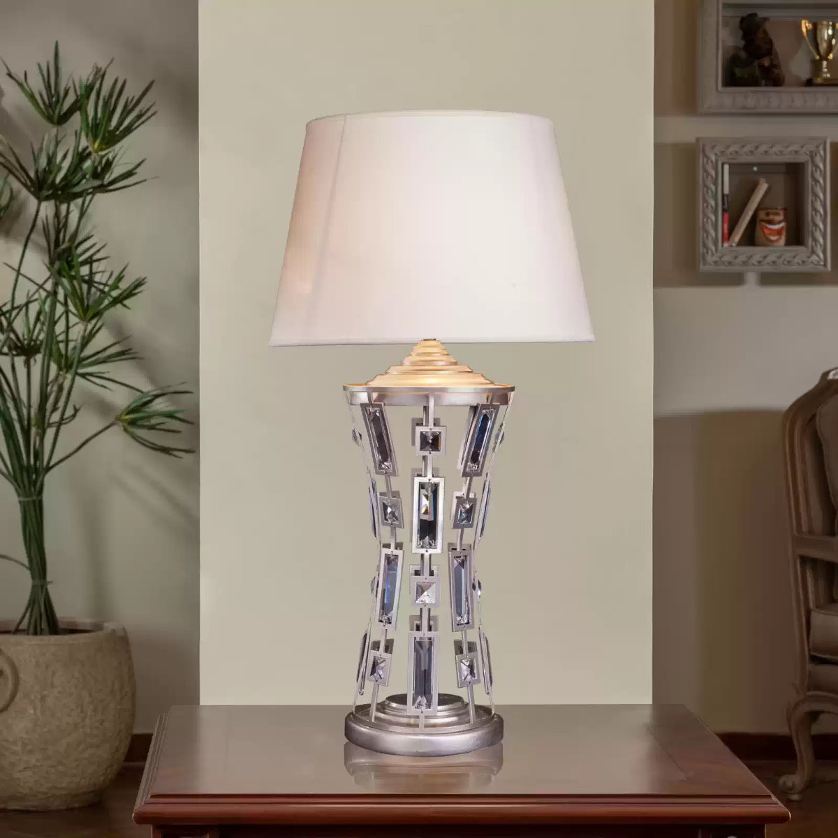 Modern TOPAZ Table Lamp with minimalist design and warm ambient lighting – Daleenz Store

